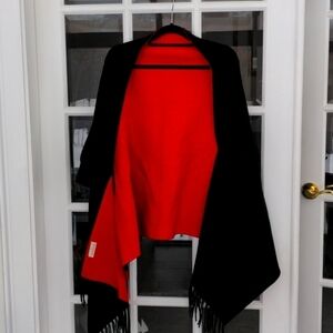 Kloth &‎ Clover reversible sweater shawl fringe One Size